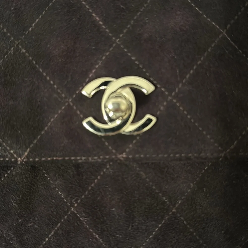 Chanel - Picture 3 of 15
